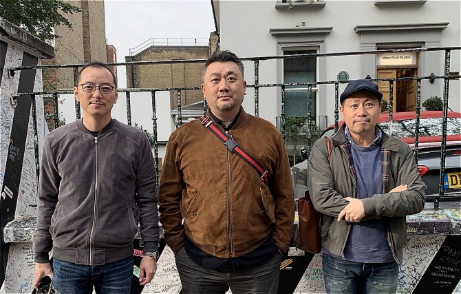 SG Group共同ファウンダーの勝山聡さん（左）、張杰さん（中）、松永克生さん（右）。