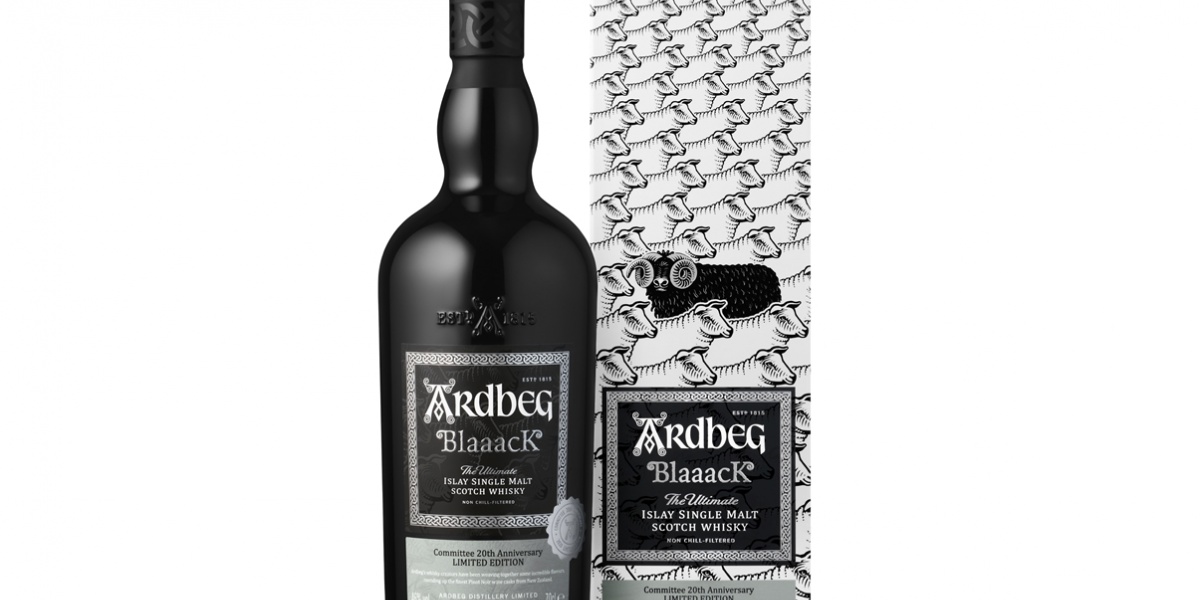 真っ黒なボトルのアードベッグ
その名も「ARDBEG Blaaack」登場！
