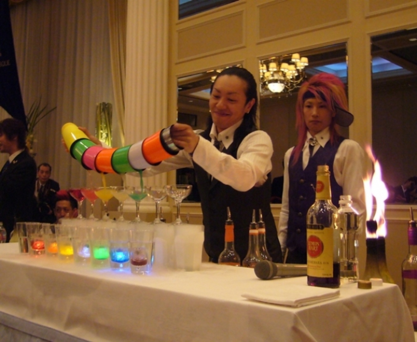 兄の前田知憲氏（左）と、弟の前田武頼氏（右）。特別な訓練のもとで、確実な腕をものにしてきた二人の挑戦に期待がかかる。