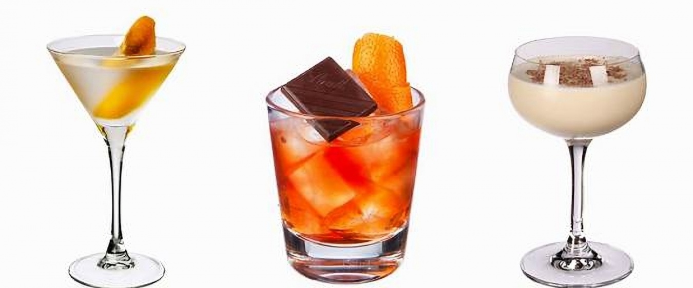 <左>カクテル 2. Flame of Love Martini<中>カクテル 3. Lovelight <右>カクテル 4. P.S. I Love You / 画像出典:https://www.diffordsguide.com/