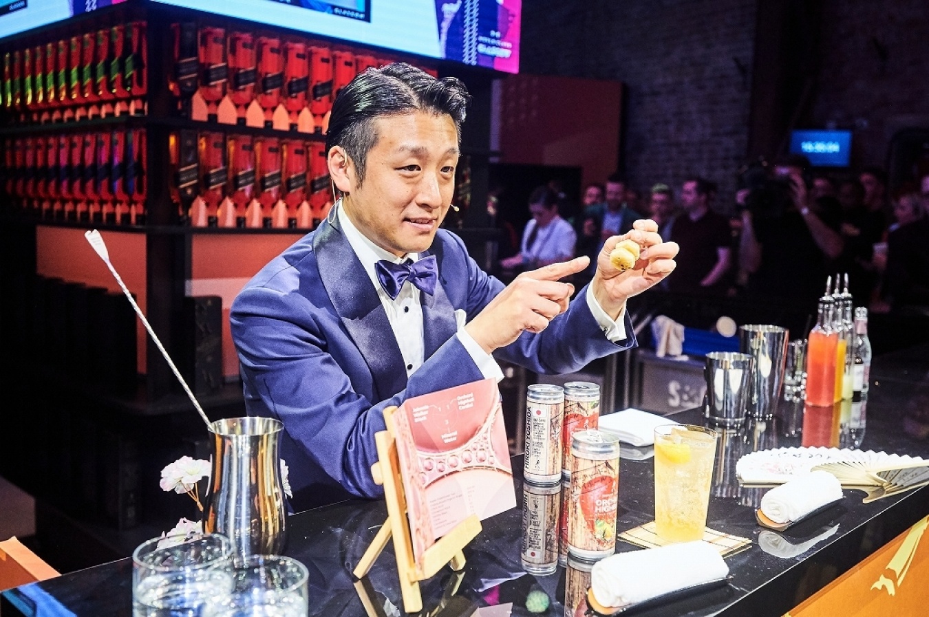 吉田宏樹。ワールドクラス2019 ジャパンファイナル優勝者。日本代表として出場した同世界大会では見事世界5位に輝く。普段はホテルニューオータニのメインバー「バー カプリ」でキャプテンとして腕を振るう。