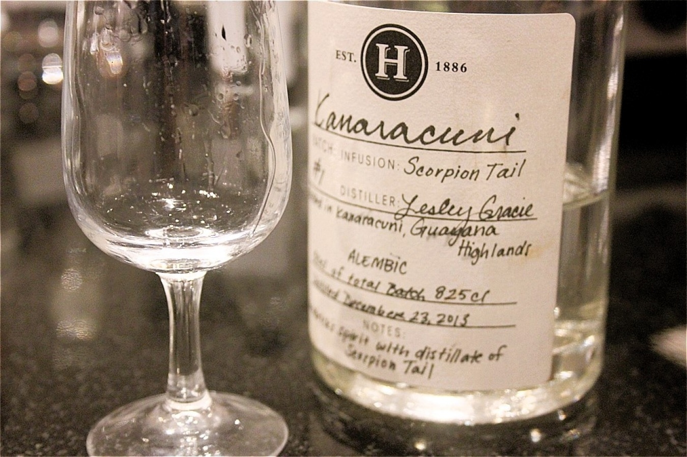 7年前に特別に製造した限定ジン「カナラクニ」。