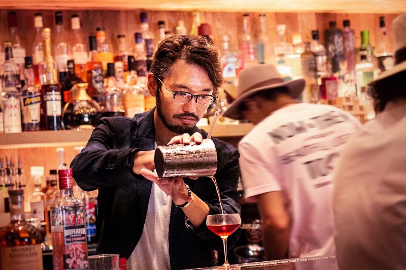 TRUNK(HOTEL)カクテルデザイナーの齋藤隆一さん。Photos by norico