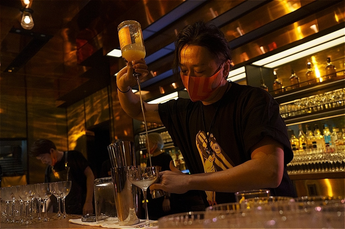 「colorsol」オーナーバーテンダー、フレア界のトップランナーである後藤啓介さん。