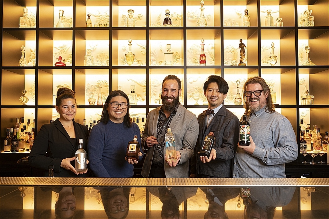 左から、Julia Momoseさん、Don Leeさん、Nikola Nikoleticさん、Takuma Watanabeさん、Chris Bostickさん。