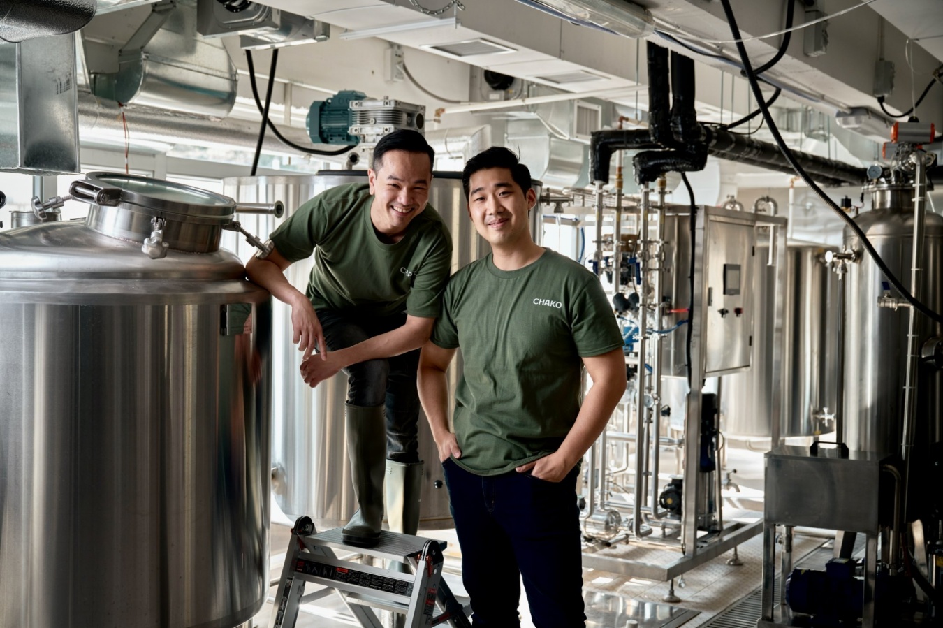 ファウンダーのアントニオ・レイさん（左）とアレックス・コーさん（右）。