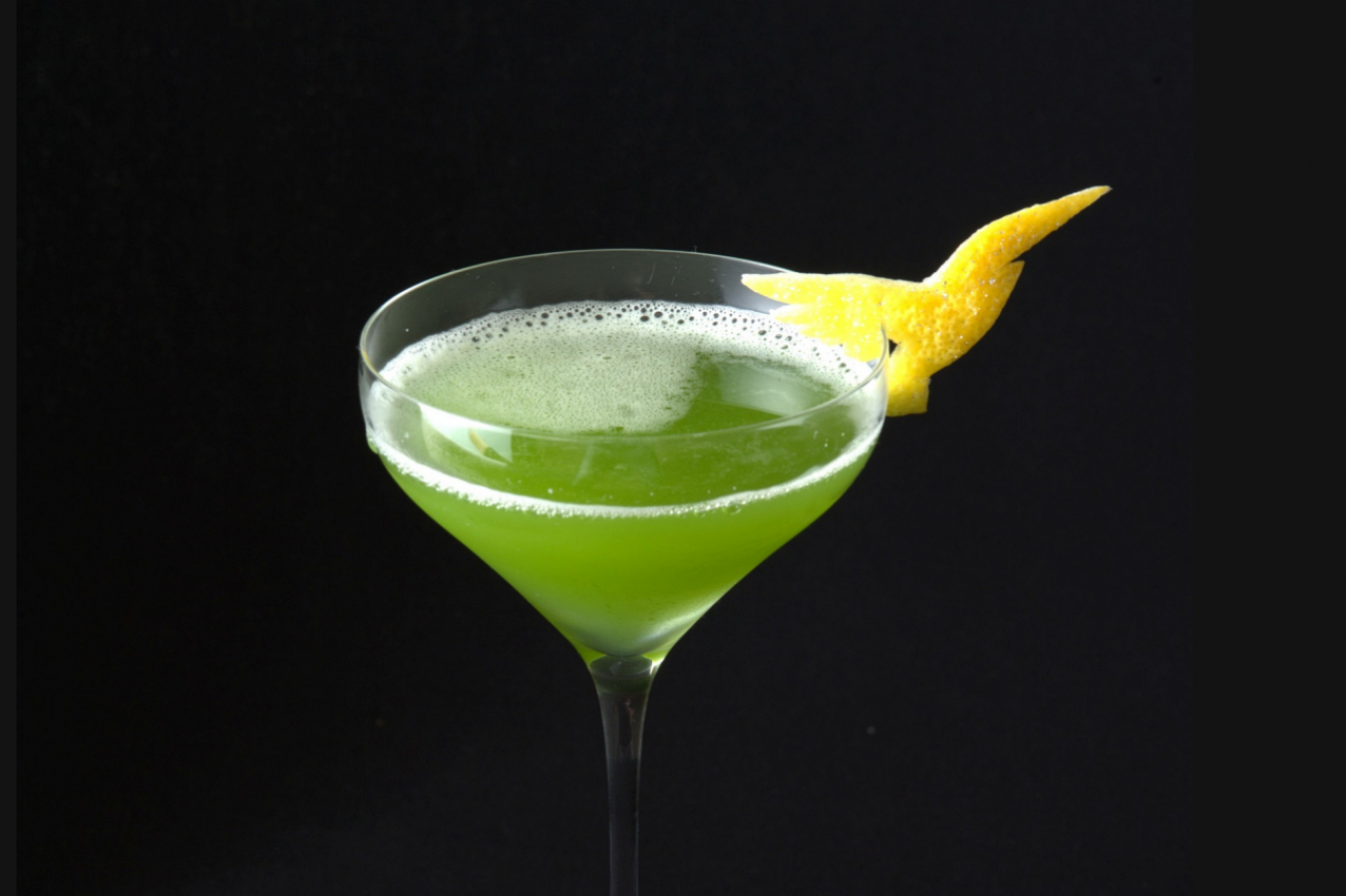 福田さんの優勝カクテル『アシビウタ』は黒糖焼酎がベース