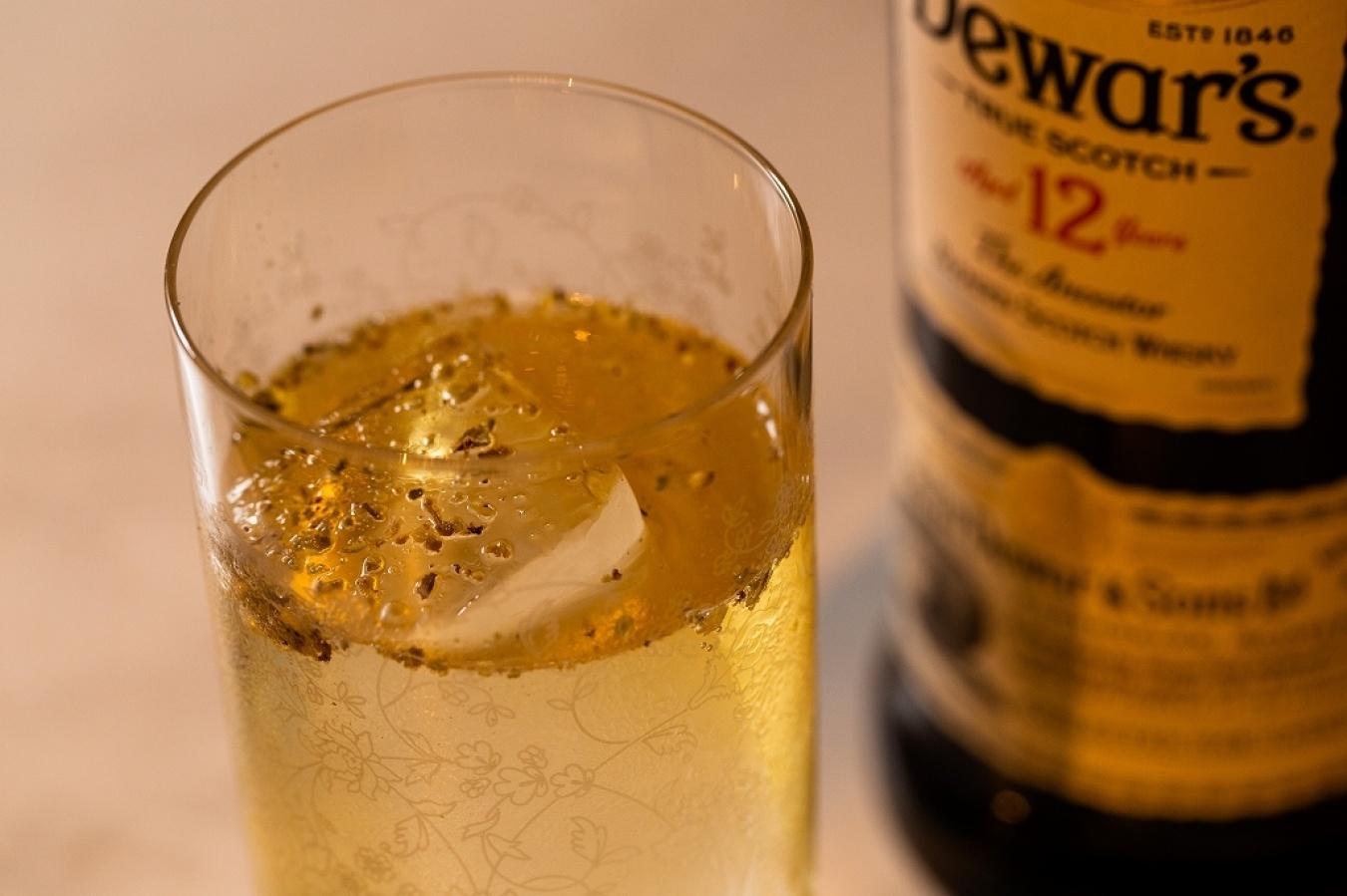 山椒のやさしい刺激がたまらない「エレクトリカル ハイボール」。  