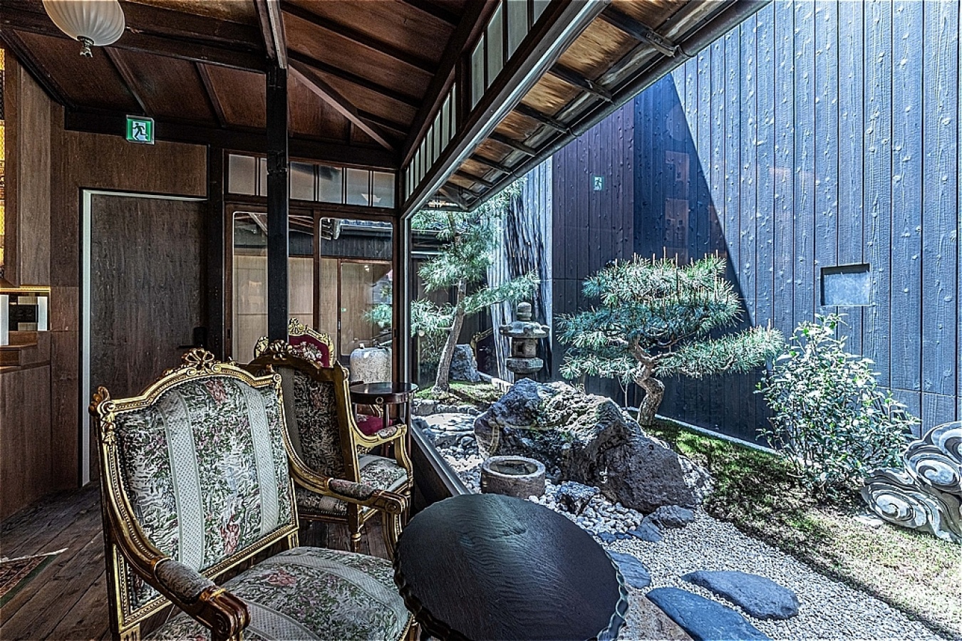 「ジンパレス」はこんな感じ。