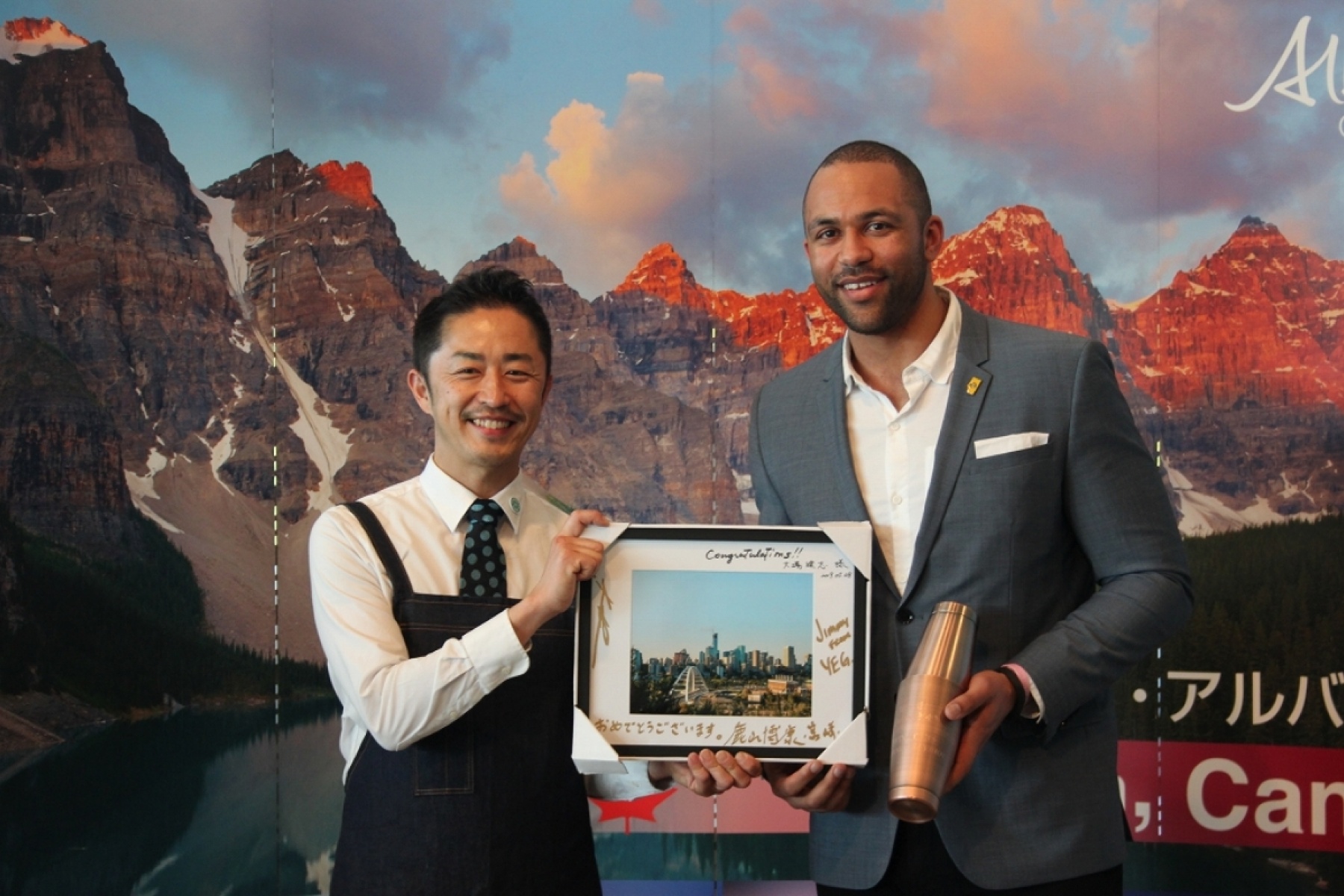 トークン・ビターズ カクテルコンテスト
優勝は「bar cacoi」の大場健志さん。
