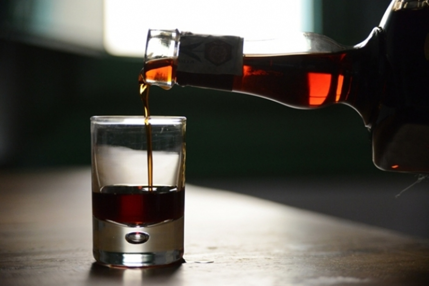 イタリア「世界一美しい薬局」発、
薬効成分のリキュールが人気！