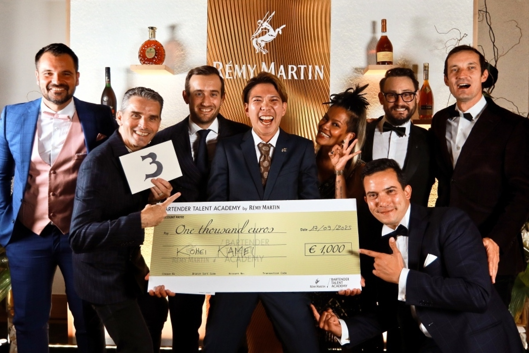『RÉMY MARTIN BARTENDER TALENT ACADEMY』
グローバル・ファイナル 亀井康平さん 見事3位に！
