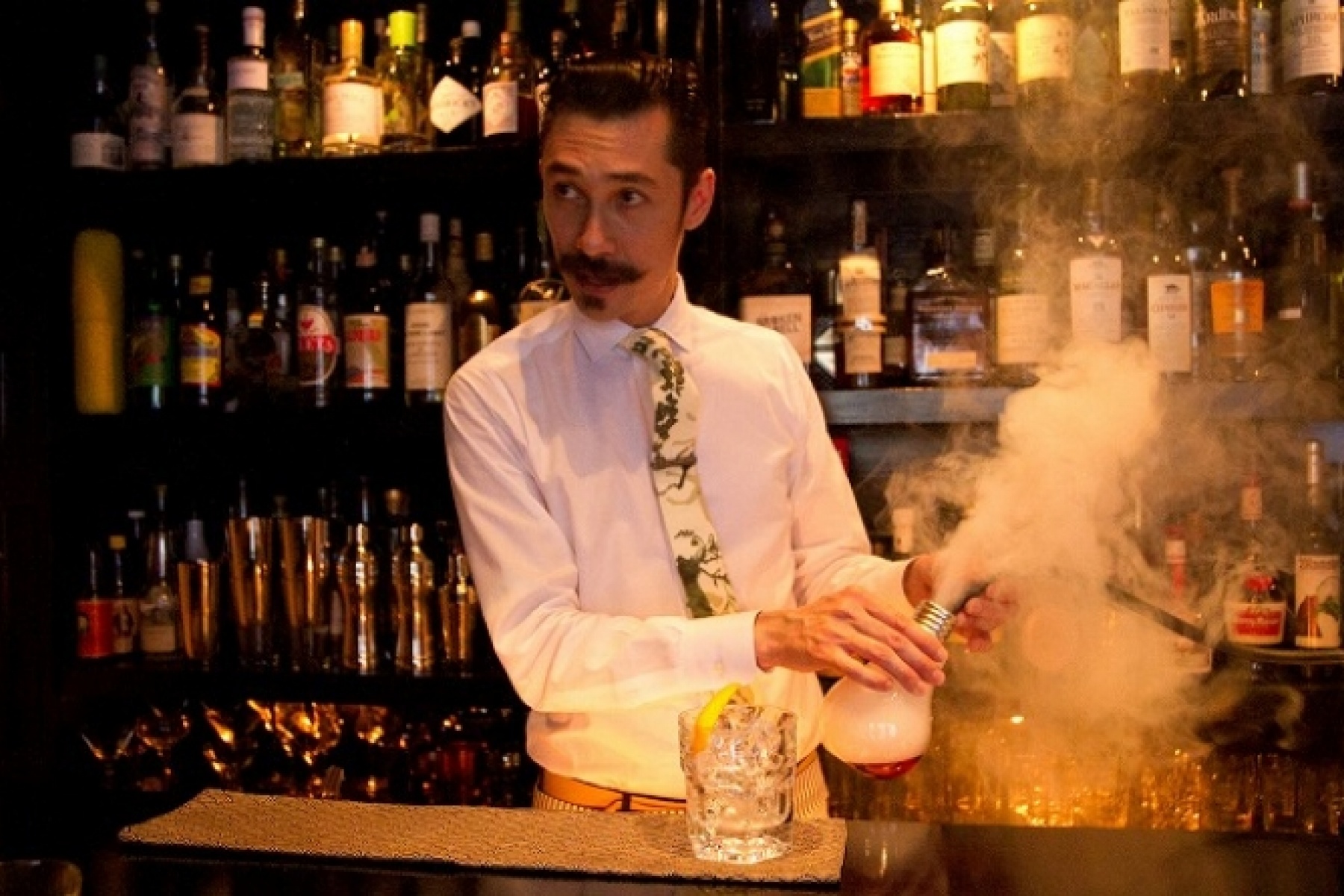 ルーツはブラジルと日本。
世界基準の個性派バーテンダー。
＜後編＞
