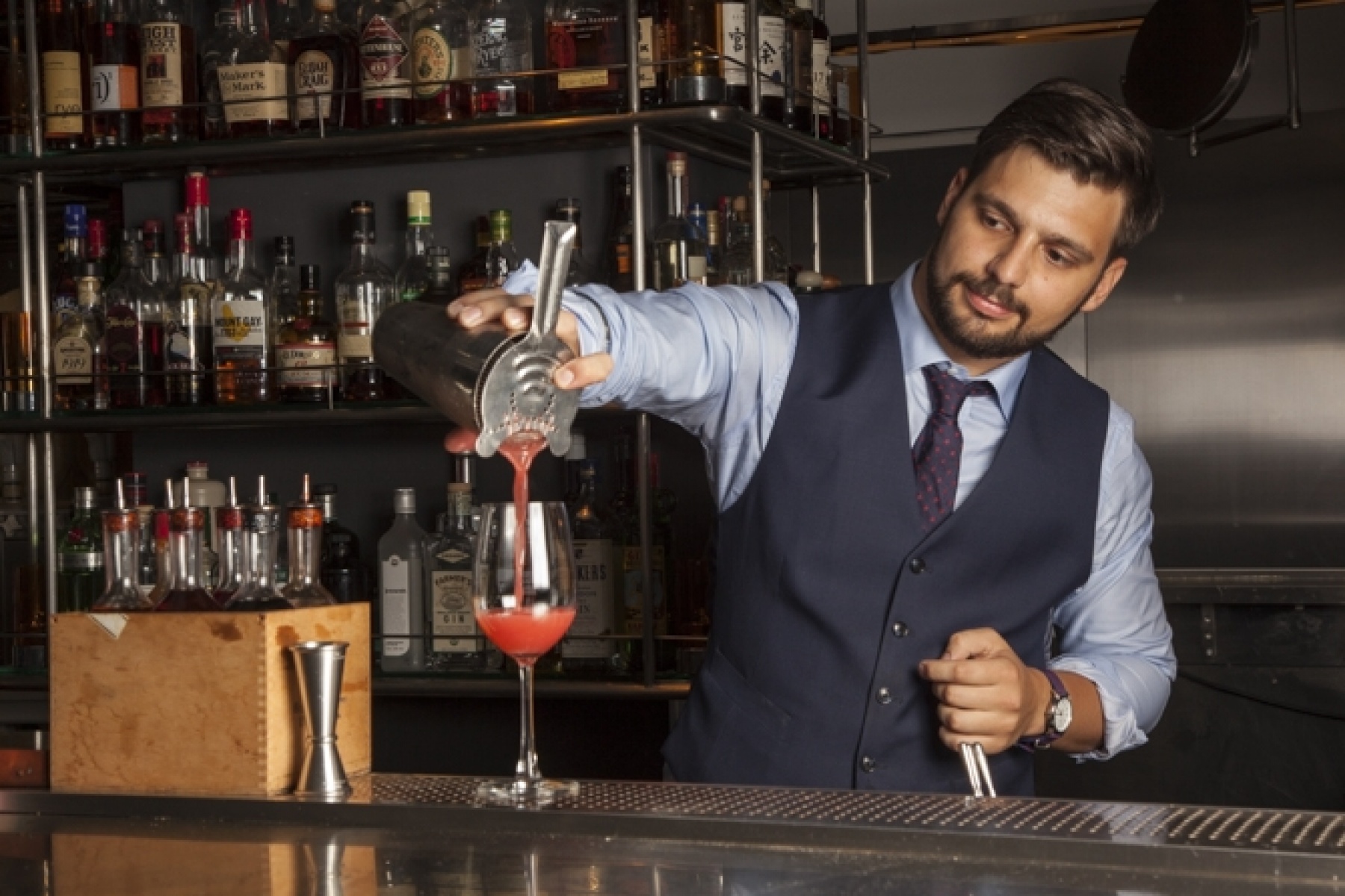 カナダ発、ロンドン経由、香港へ。
若きバーテンダーが放つ世界旅行！
＜前編＞
