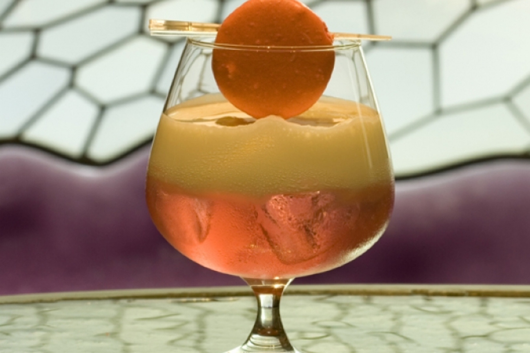 パリジェンヌも思わずうっとり。
ラデュレ発「カクテル・マカロン」。
