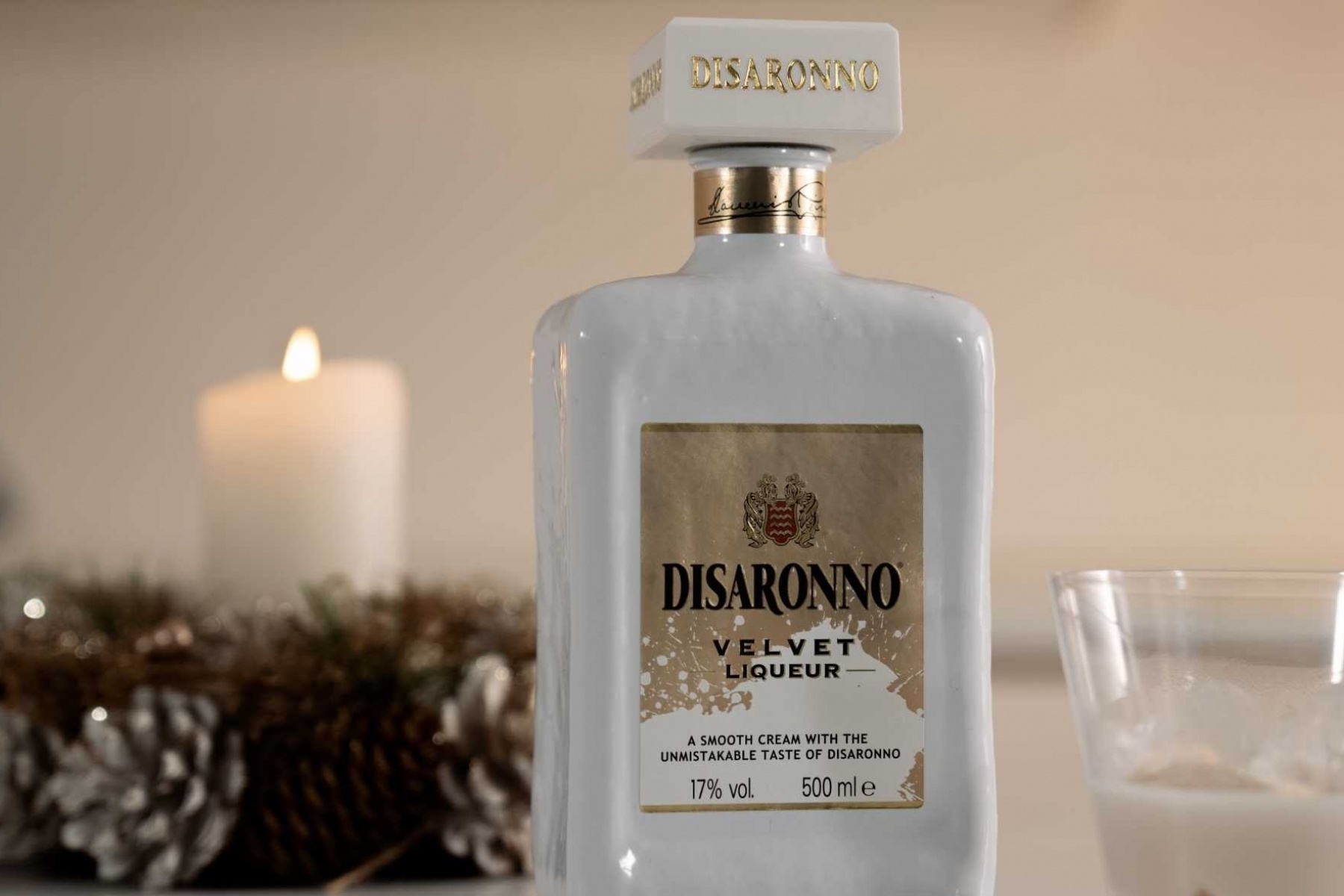 優雅な甘味がとろけるイタリアンクリームリキュール 
『ディサローノ ベルベット』新発売 