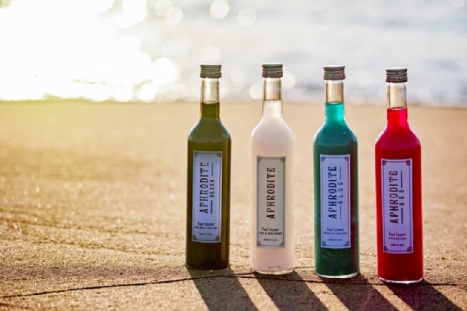 リキュール「APHRODITE」より
3つのカラー&フレーバーが新登場！
