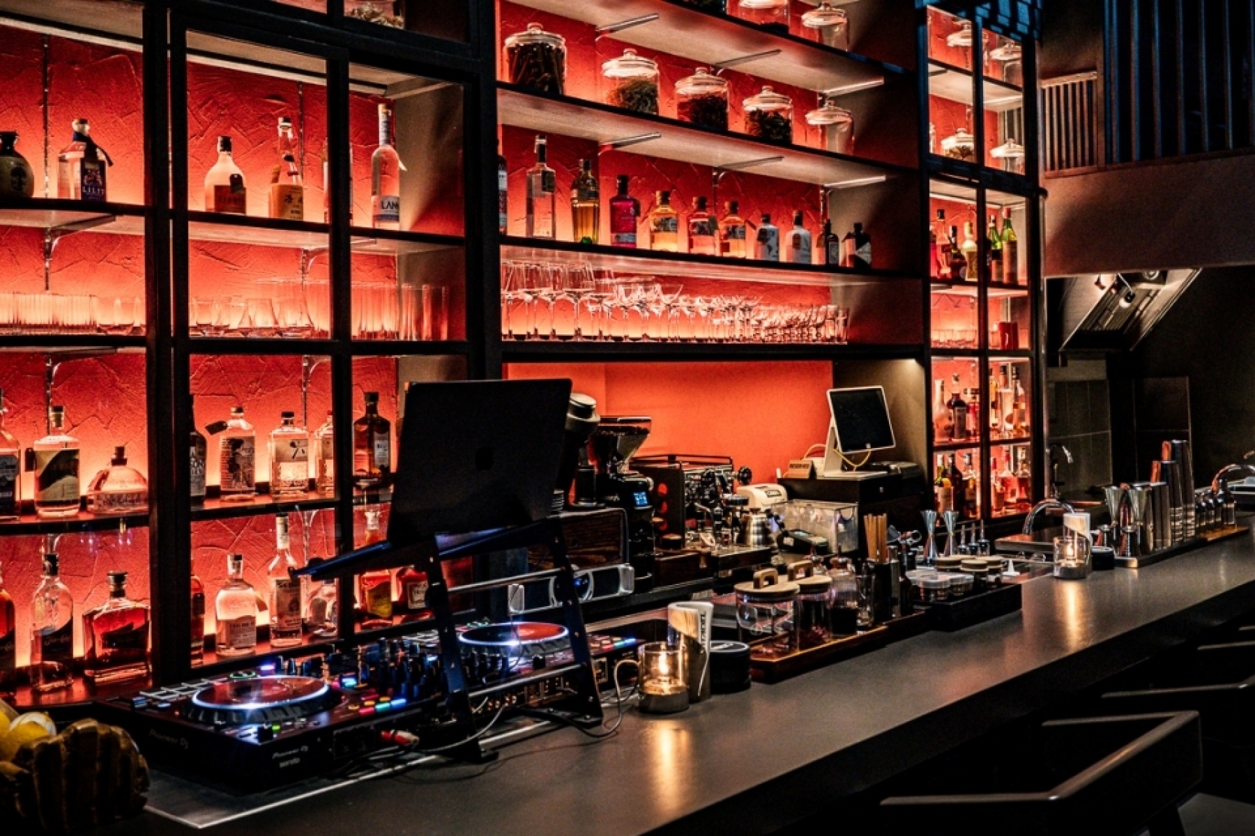 ＜どりぷら会員のお店 オープンしました＞
多彩な感性が交差するバンコクの新拠点
「CITADEL BANGKOK」/ 小原義満さん