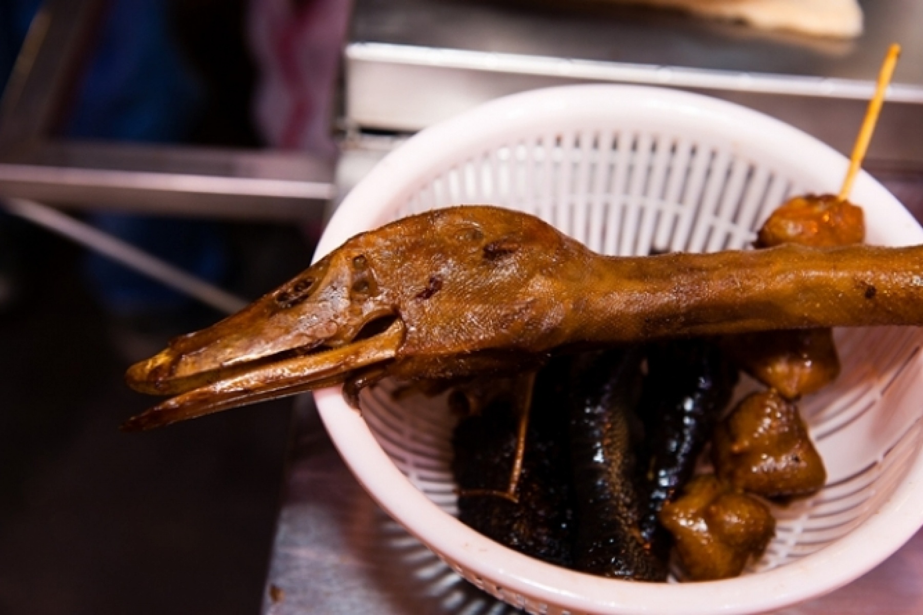 台湾で大人気の肴はコレ！
屋台料理の「ルーウェイ」とは！？