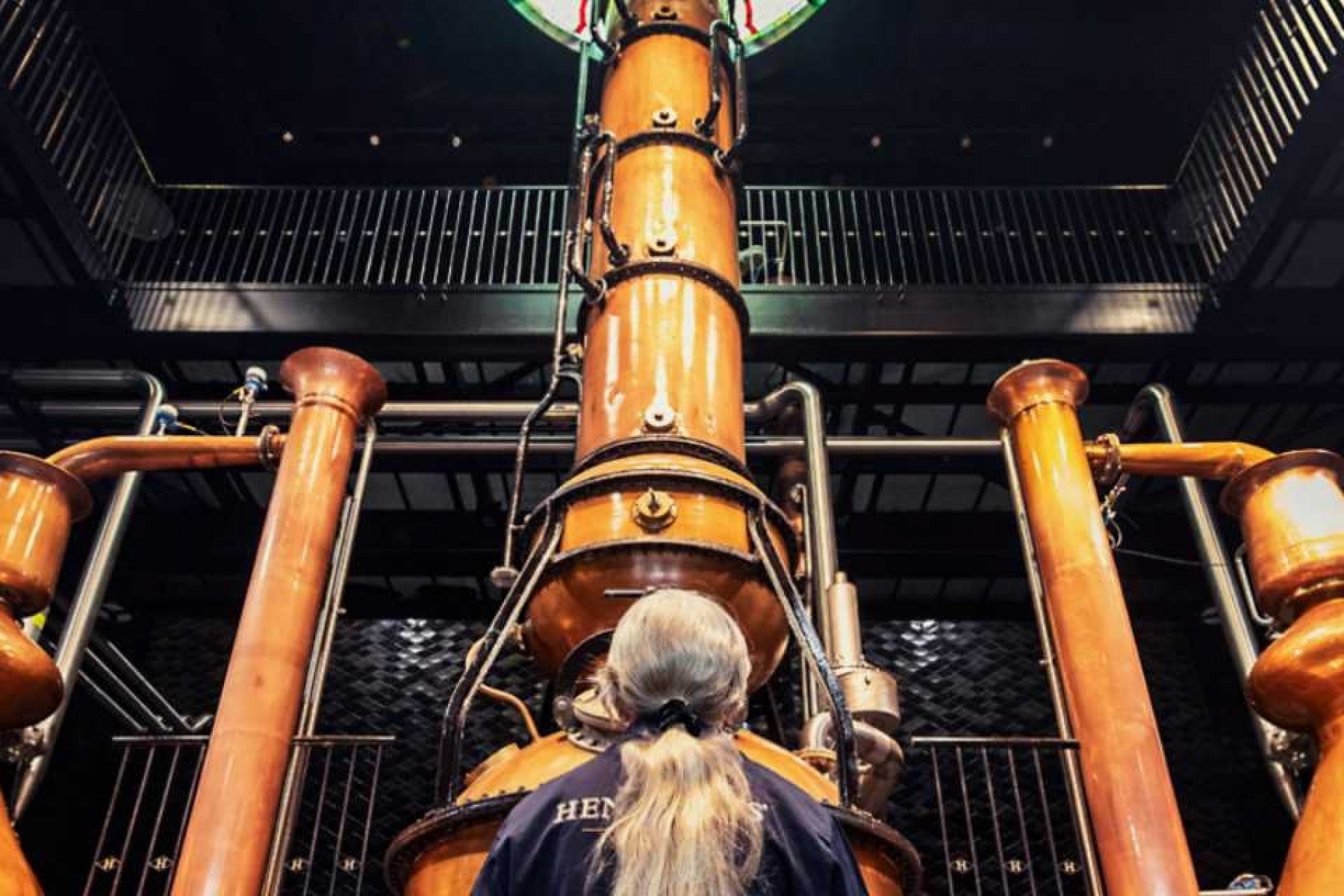 ヘンドリックス ジンのマスター ディスティラー
レスリー・グレイシー氏『ジン マガジン』殿堂入り 