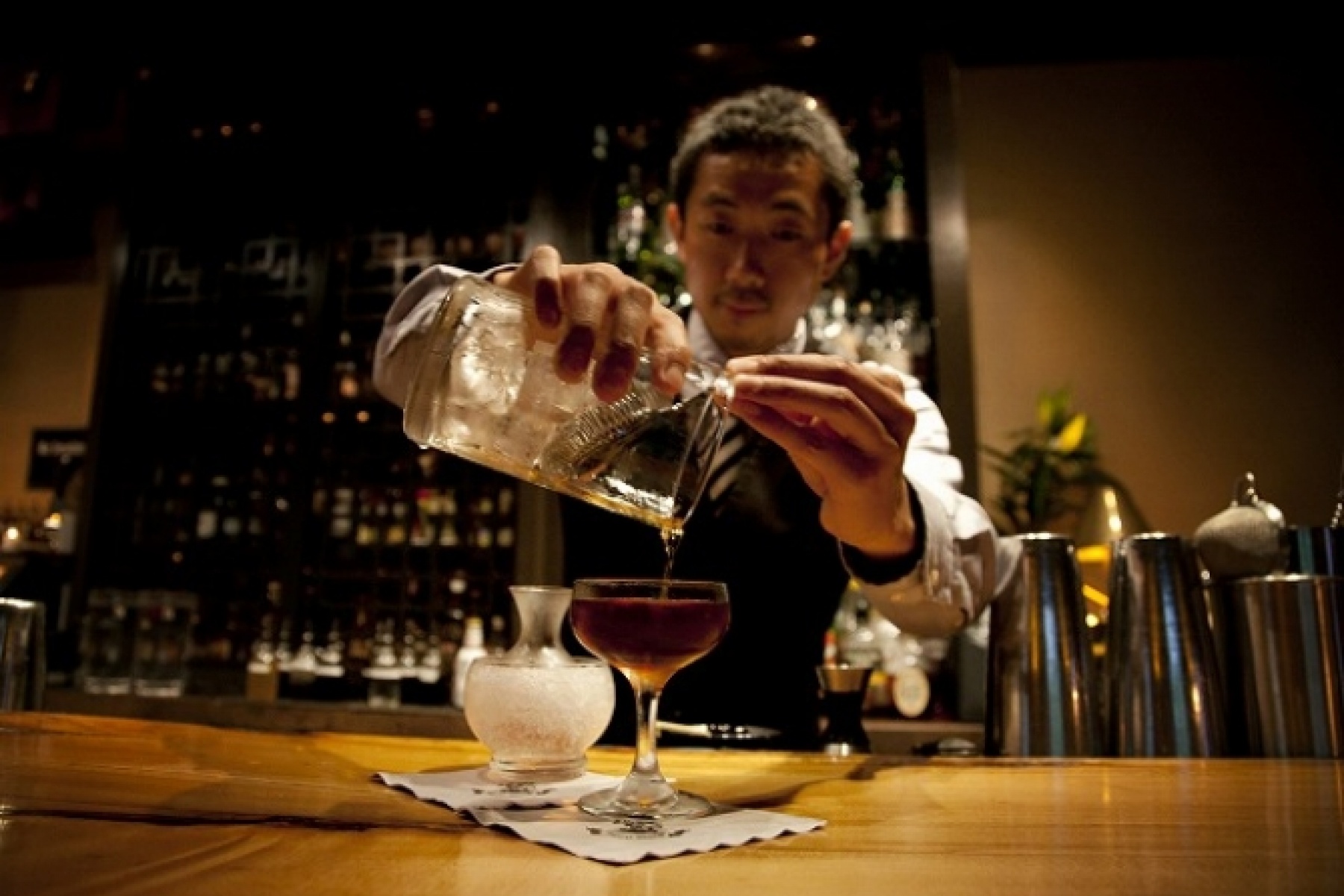 NYの名門バーで活躍する
日本人バーテンダーを追って。
＜前編＞