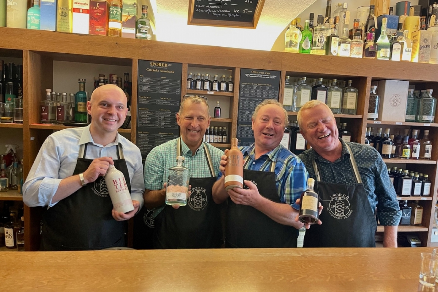 ザルツブルクの「Sporer」に潜入。
オリジナルリキュール＆パンチを試してみたよ！