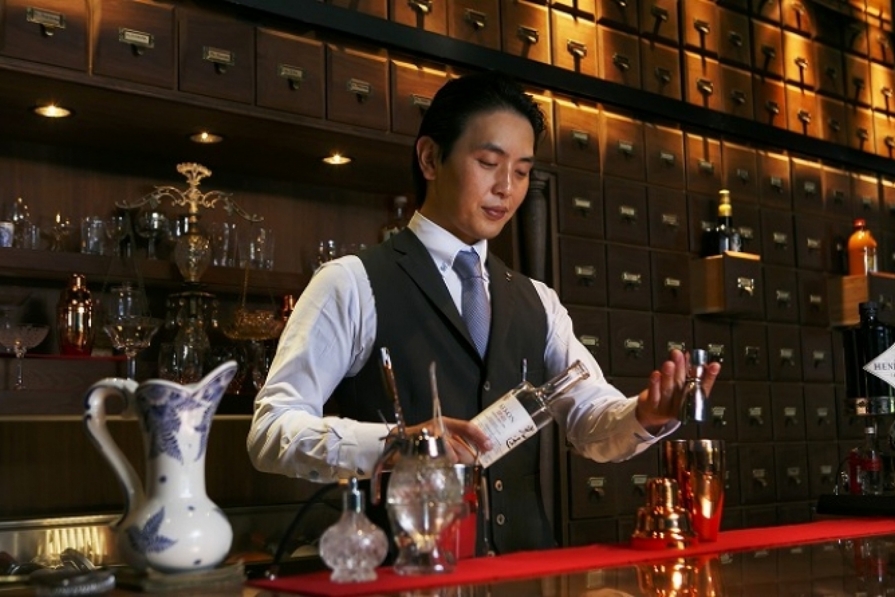 リキュール専門＆ジン専門、
大阪発の特化型バー2軒。
＜後編＞
