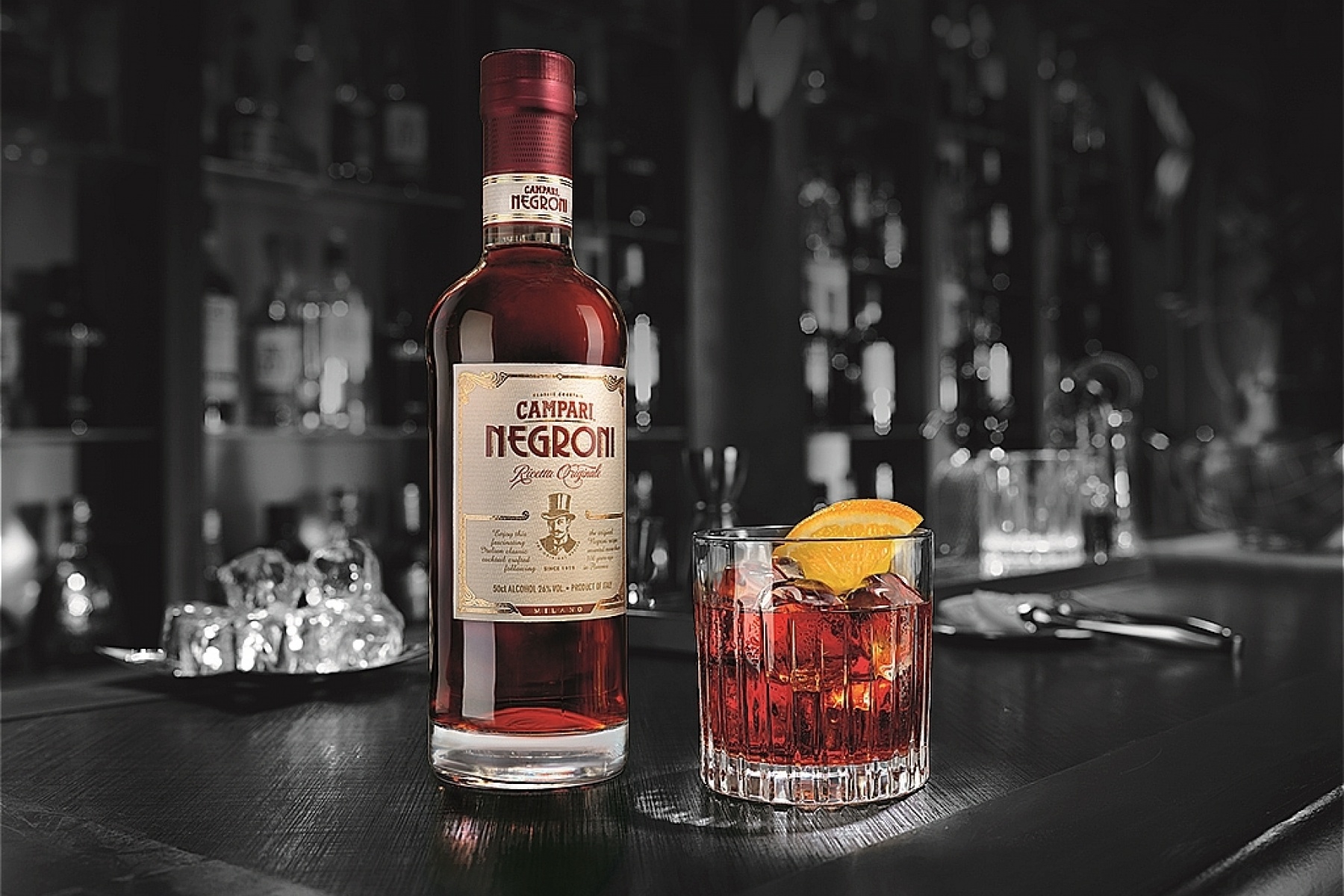 王道にして定番のボトルドカクテル
「カンパリ ネグローニ」新発売！ 

