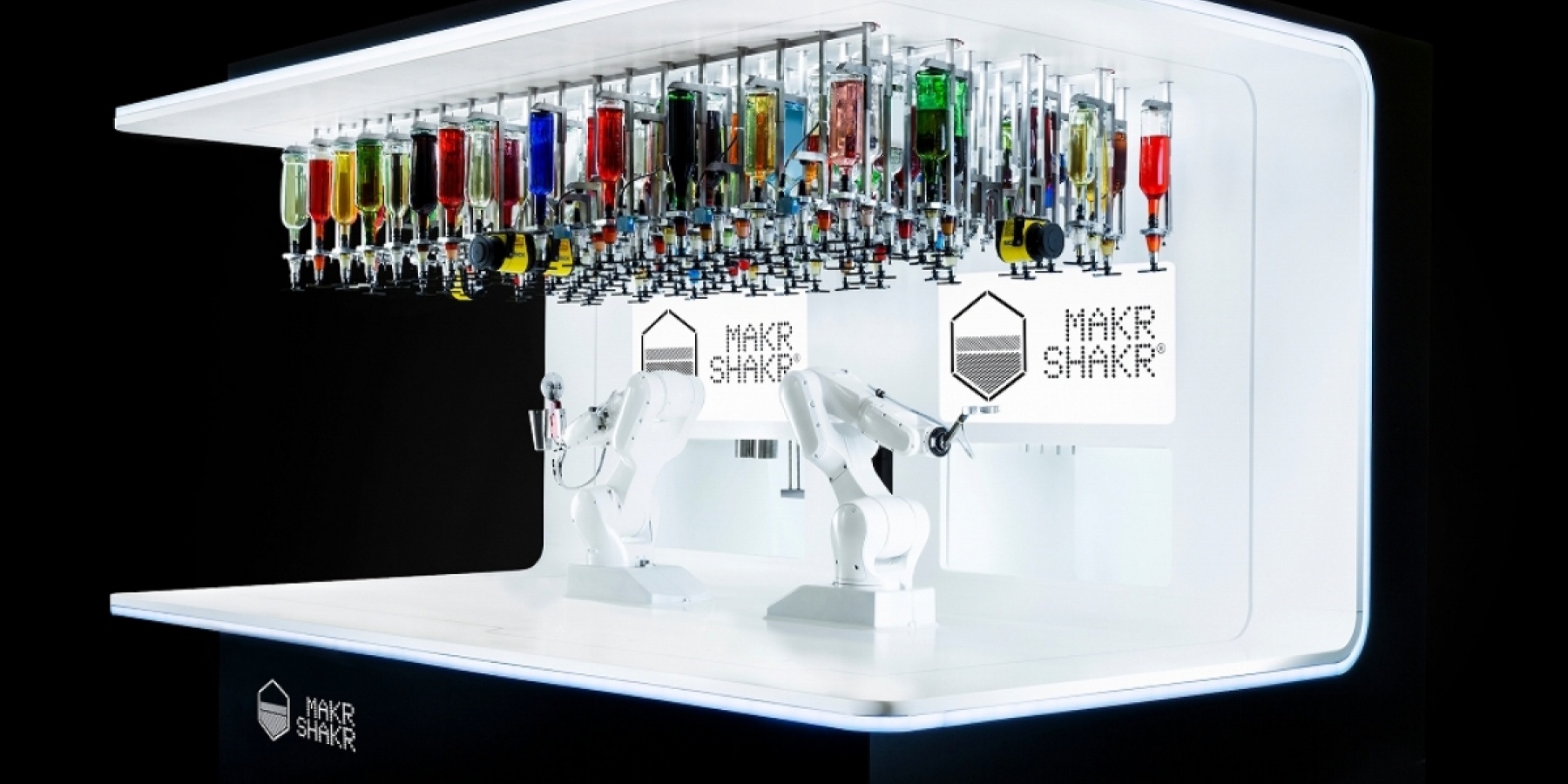 いよいよバー業界もAIの時代。
バーテンダーロボット「TONI」！
