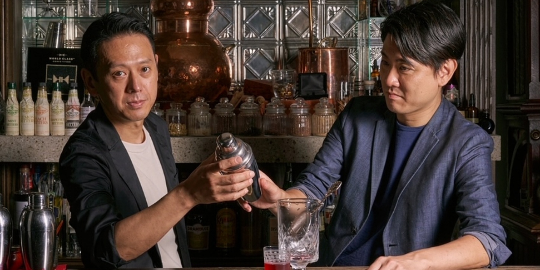 金子道人さん、渡邉匠さんがゲストバーテンダーに
The Lively Bar３周年記念イベント