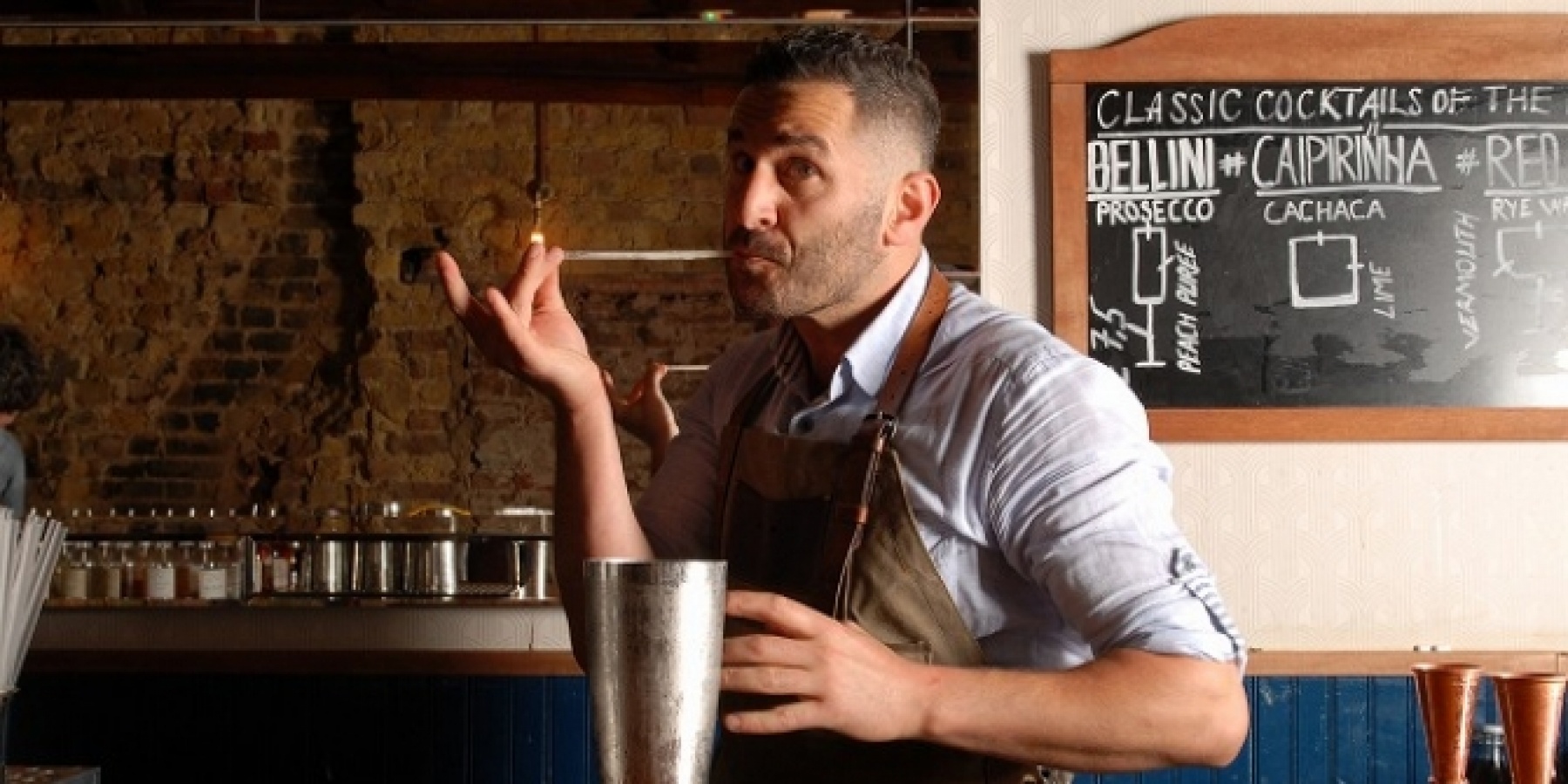 ロンドン中の同業者が集まる
イーストの北の外れの最新バー。
＜前編＞