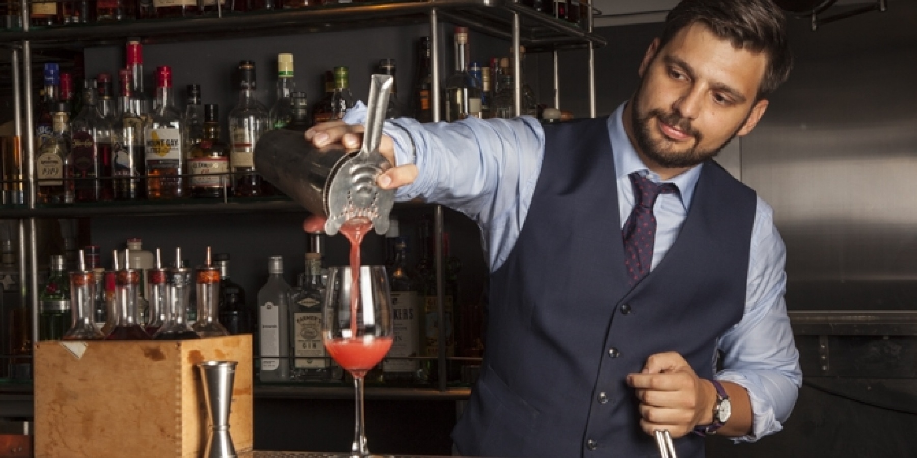 カナダ発、ロンドン経由、香港へ。
若きバーテンダーが放つ世界旅行！
＜前編＞
