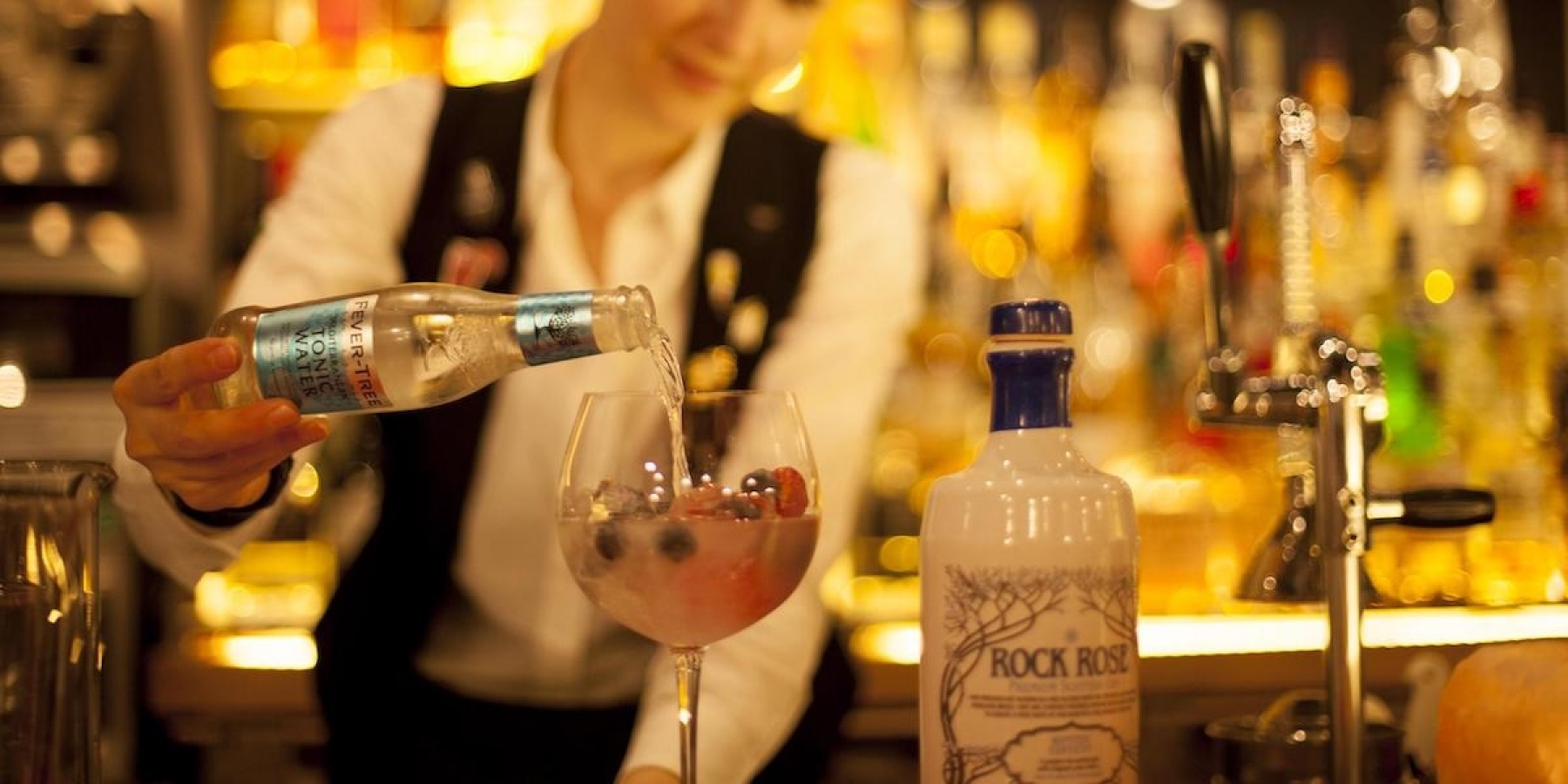 インスタライブとYouTubeを駆使して、
クラフトジンをもっと身近に。
＜前編＞