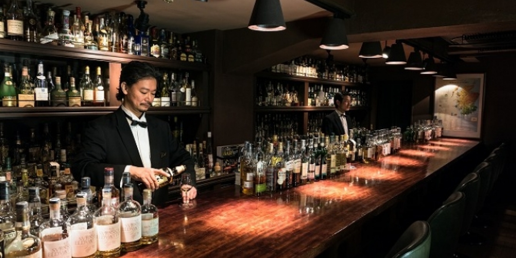 バーランキングNo.1の常連、
名古屋発、企画提案型のバー。
＜前編＞
