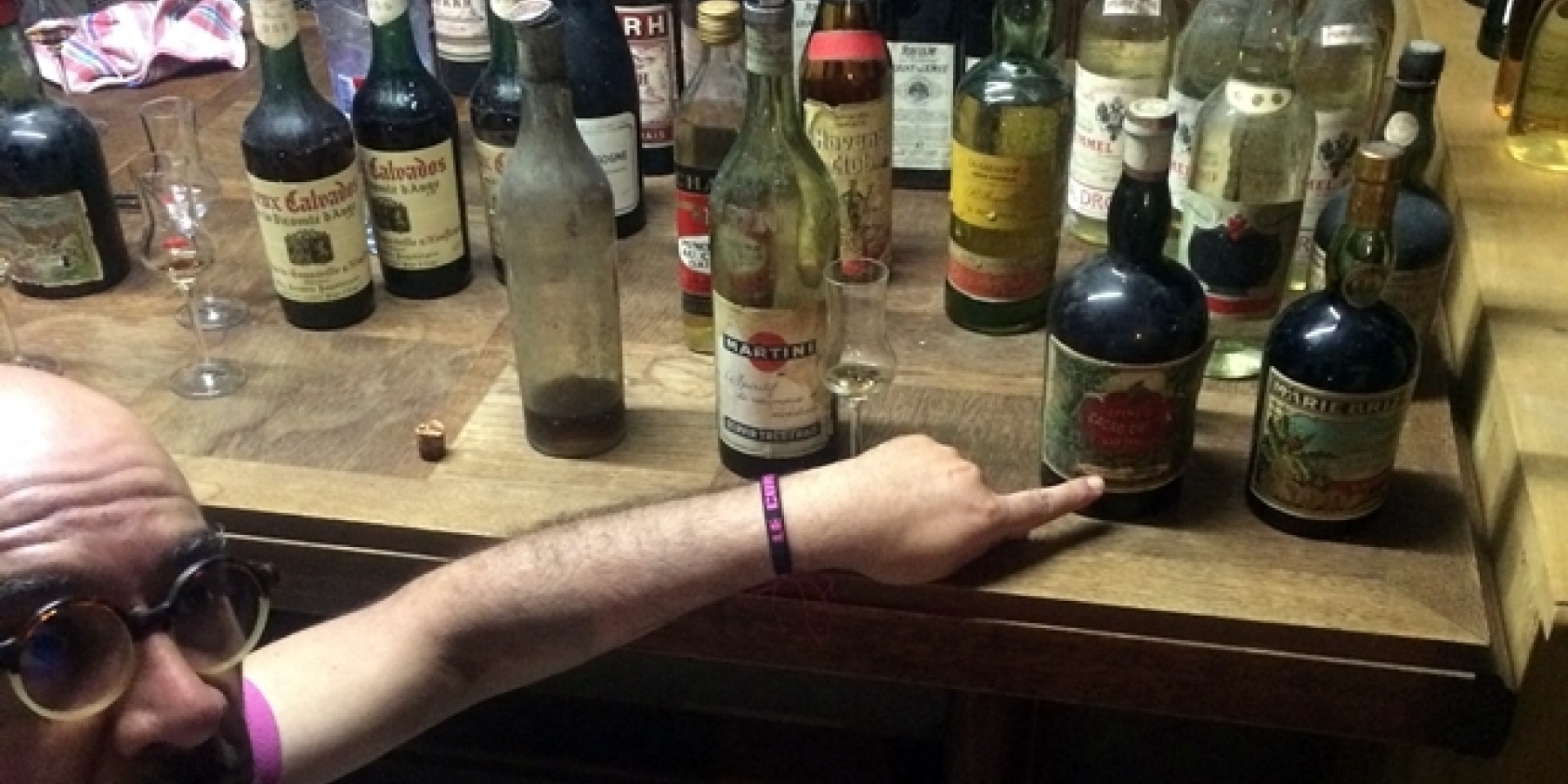 【スペシャルレポート】
薬草酒マニアのバーテンダー鹿山博康氏、
アブサンの故郷、スイス・フランスをゆく。