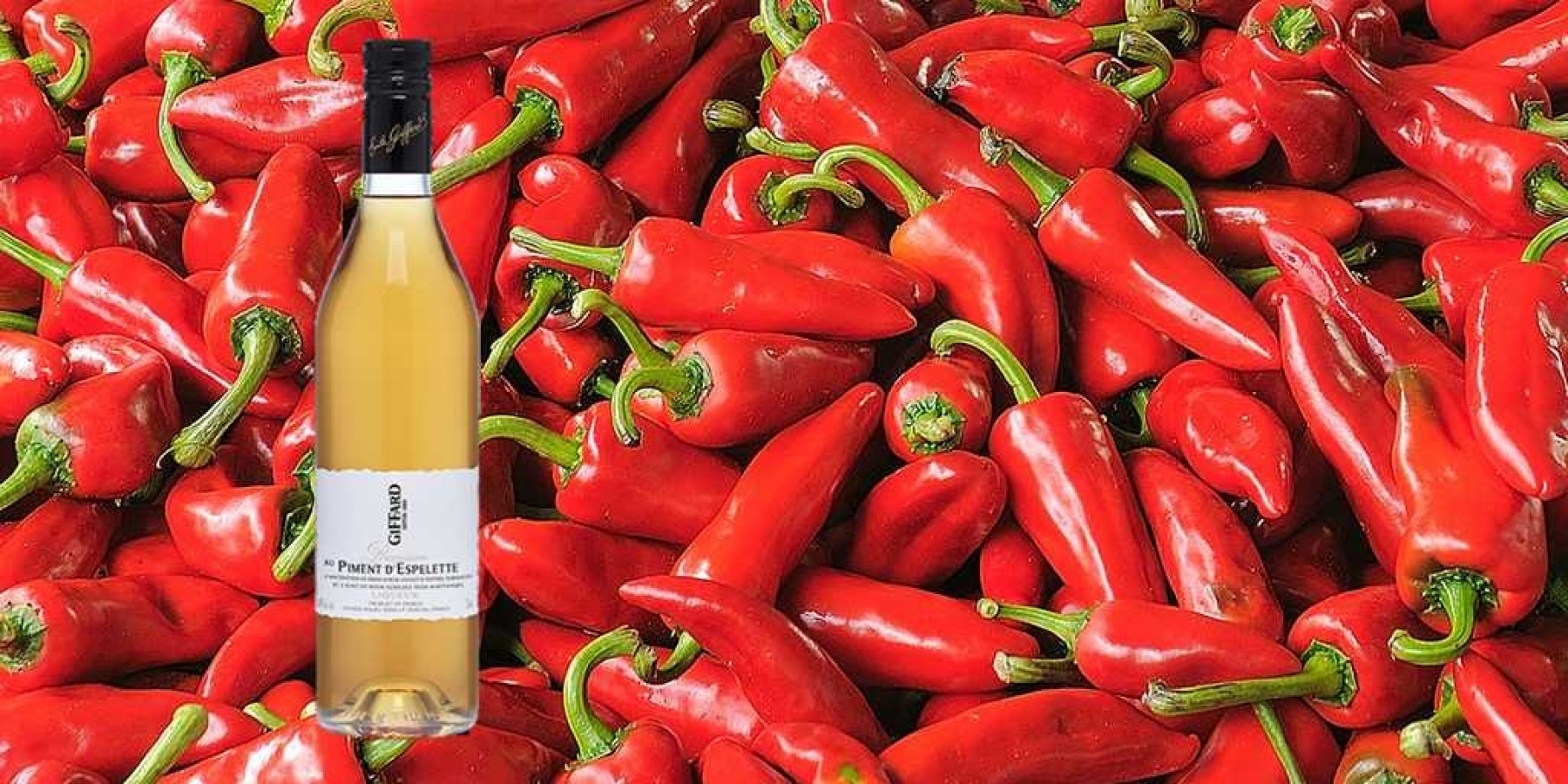 バーテンダーのクリエーションに貢献！
バスク地方のトウガラシがリキュールに。