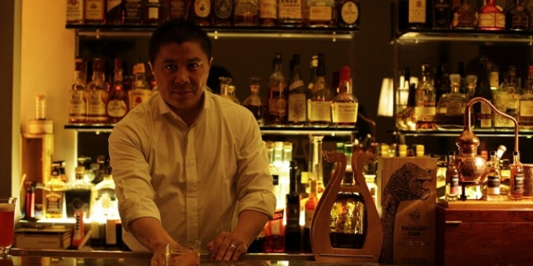 日本のバー文化を継承する
上海“星座バー”の名物バーテンダー。
＜前編＞
