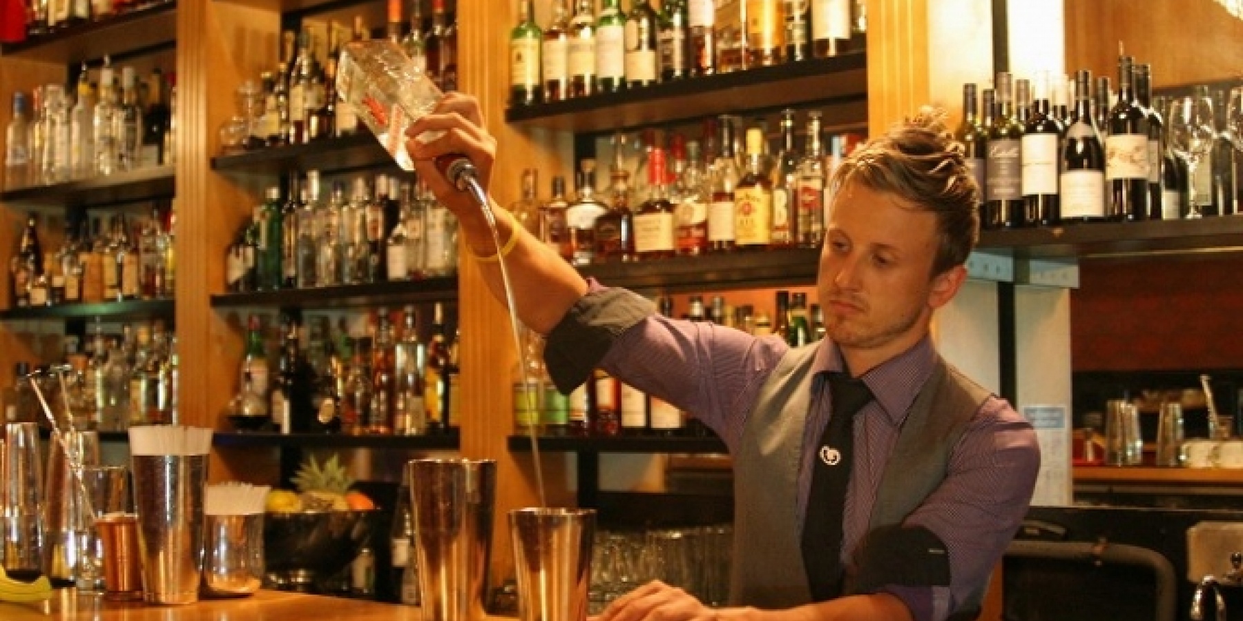 西暦1806年をリスペクトする
メルボルンの人気バーマン。
＜前編＞