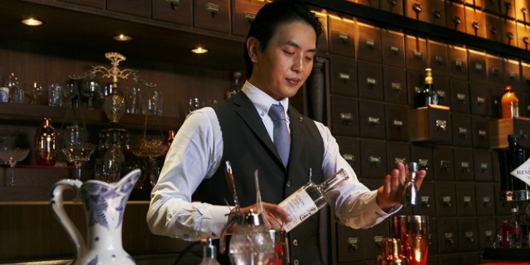 リキュール専門＆ジン専門、
大阪発の特化型バー2軒。
＜後編＞
