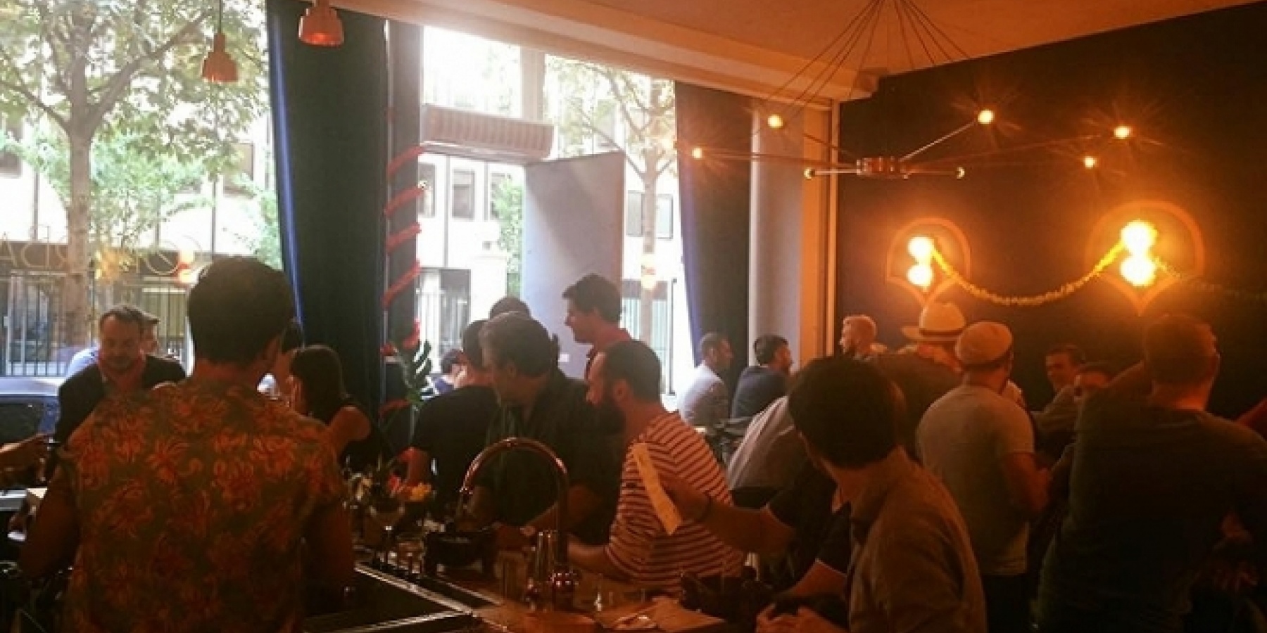 スピークイージーはもう古い！？
パリのバーは“ヌケ感”が大切！
