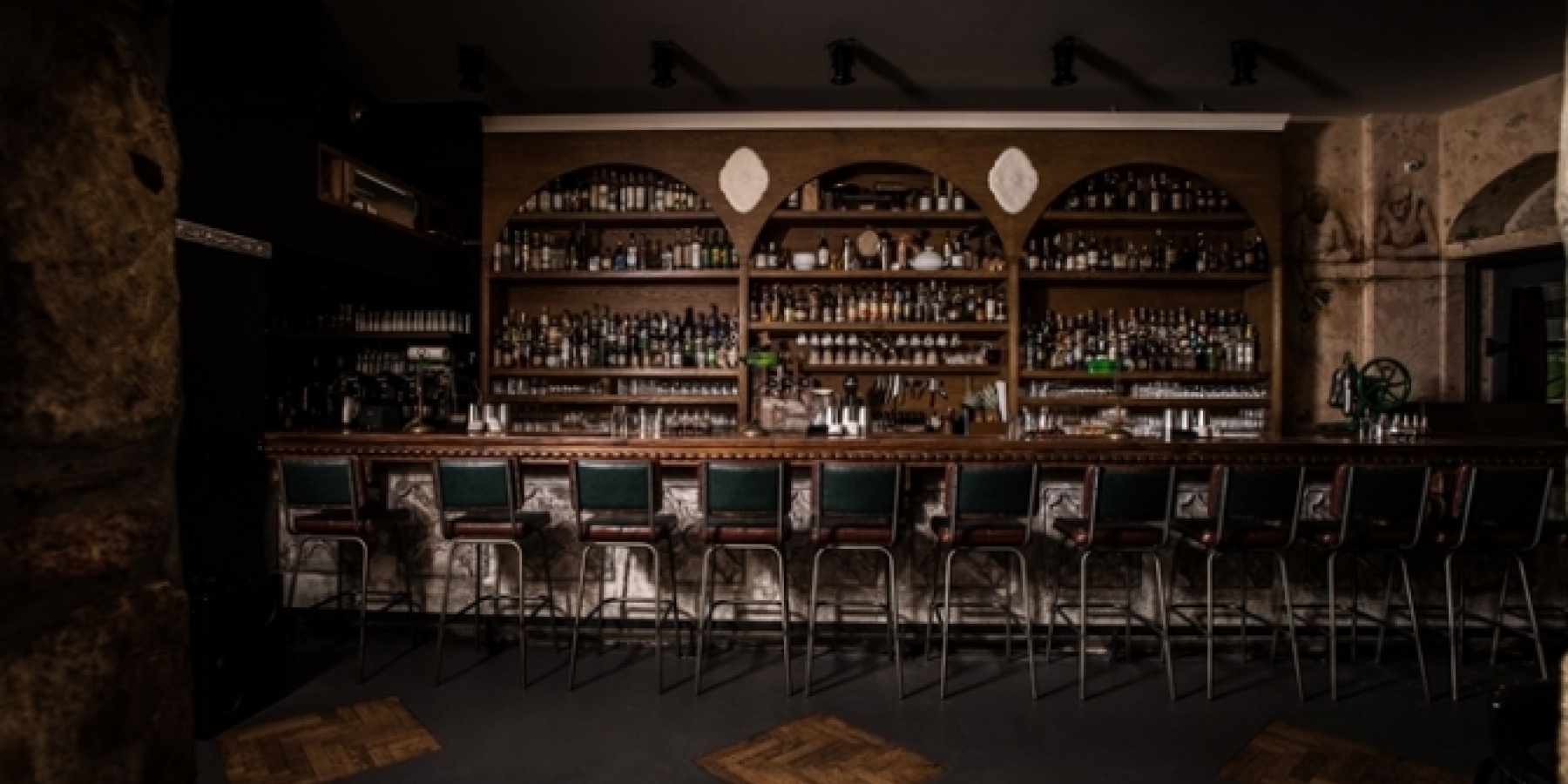 ギリシャのバーシーンを牽引する
「The Clumsies」その秘密とは！？
