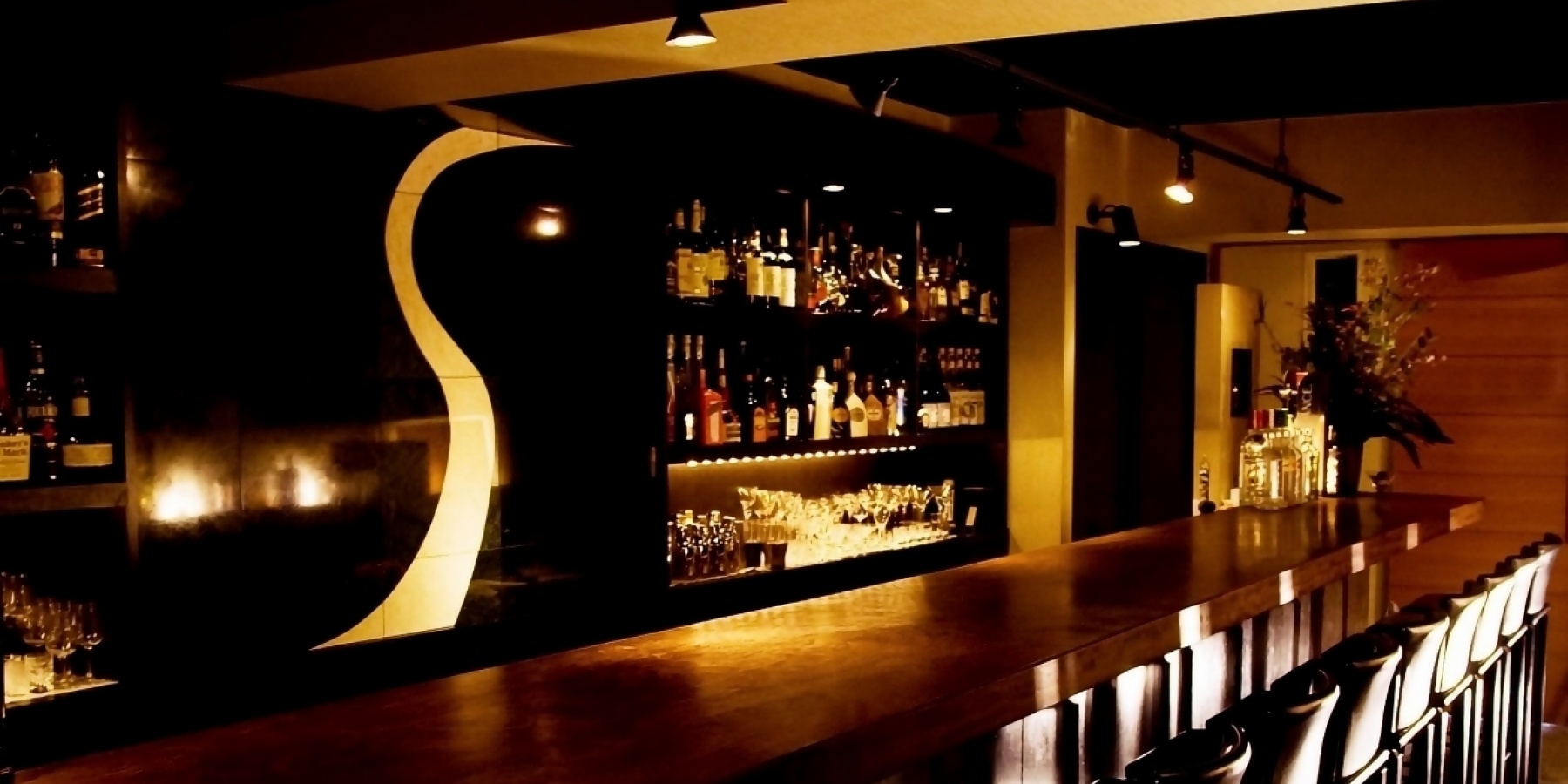 ＜キャリア＞
「BAR 石の華」でサポートスタッフを募集！