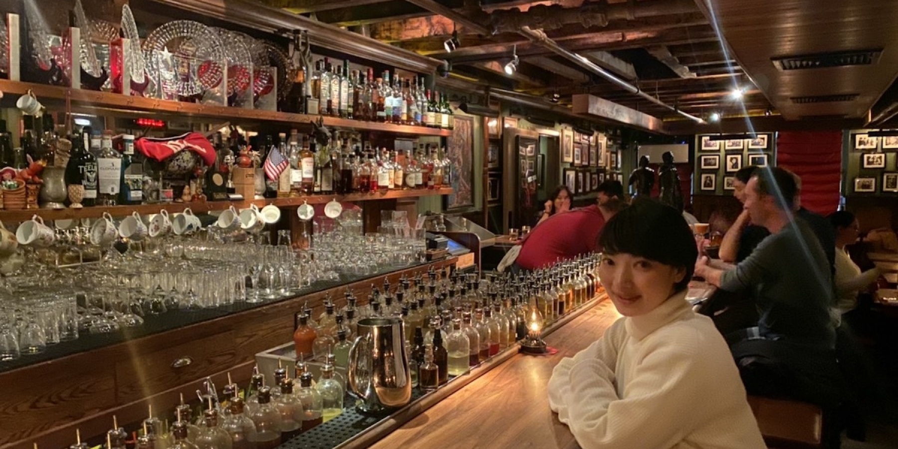 業界屈指の美人PR、児島麻理子が
NYの最新バーをナビゲート。
＜前編＞