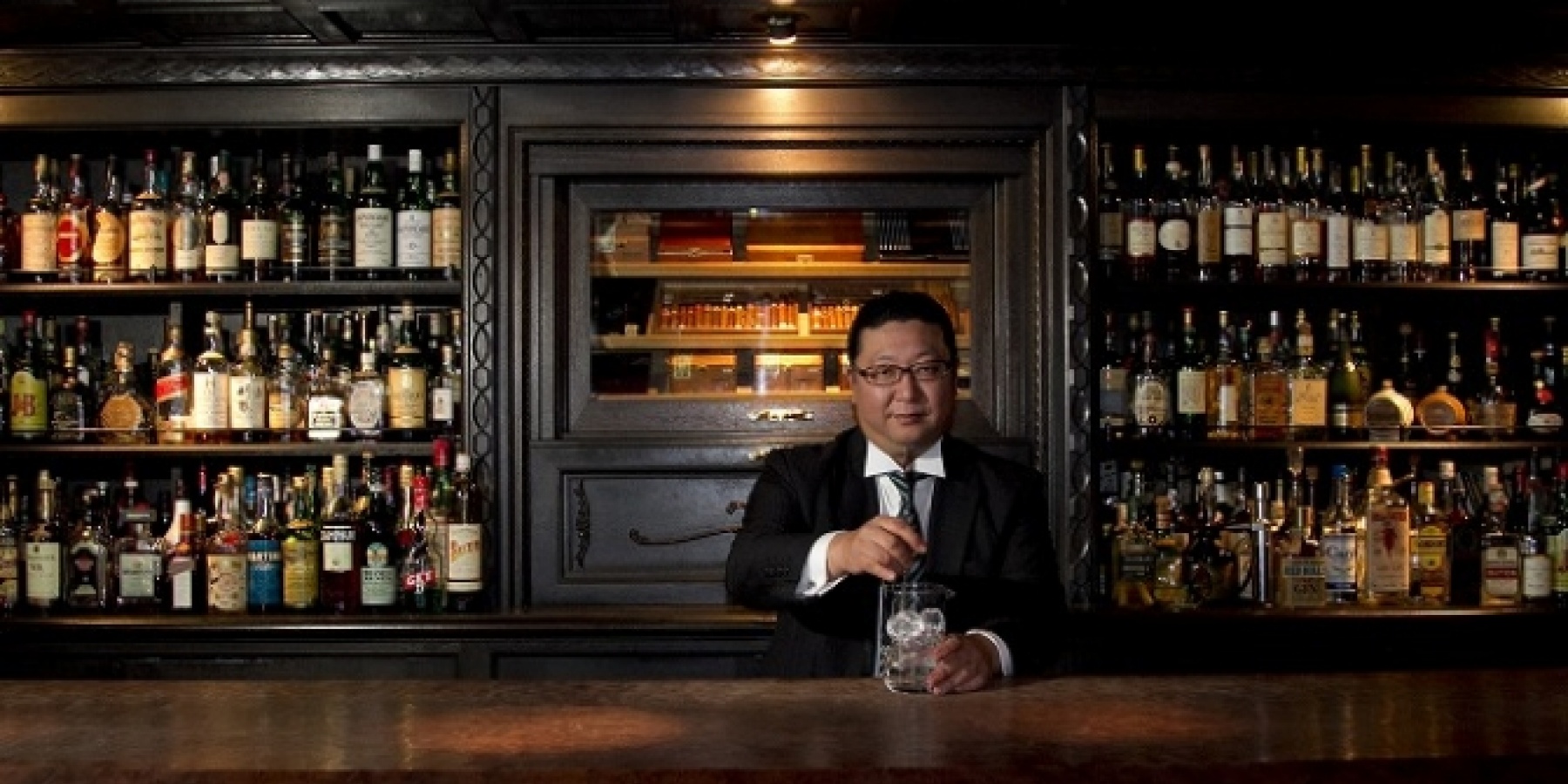 六本木の会員制バーに立つ、
秋田と東京を往復するバーテンダー。
＜前編＞
