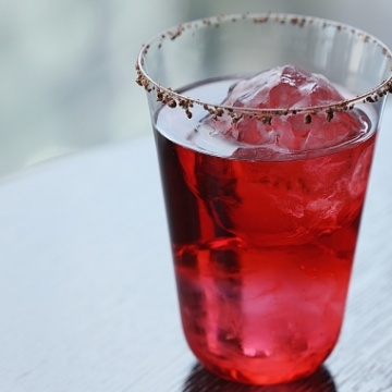 バーボン樽でフィニッシュ 世界数量限定「 カンパリ カスク テイル