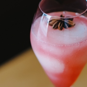 ヘネシー X.O」の150周年へのオマージュ 巨匠フランク・ゲーリーによる