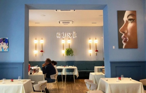 フィレンツェ発、若きバールレディによる
カクテル＆ペアリング。