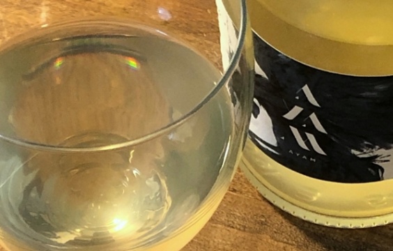 これは果たして日本酒なのか！？
パリ産日本酒「AYAM」、ついに誕生！
