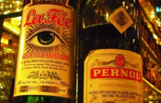 禁断の味をカクテルに！？
米国アブサン最新事情。