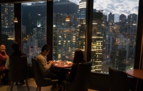 上野秀嗣さん海外初プロデュース
香港の「バルデリュクス」へ！
